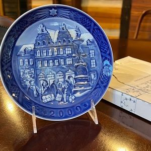 Royal Copenhagen Blue & White Annual Christmas Plate - 2009